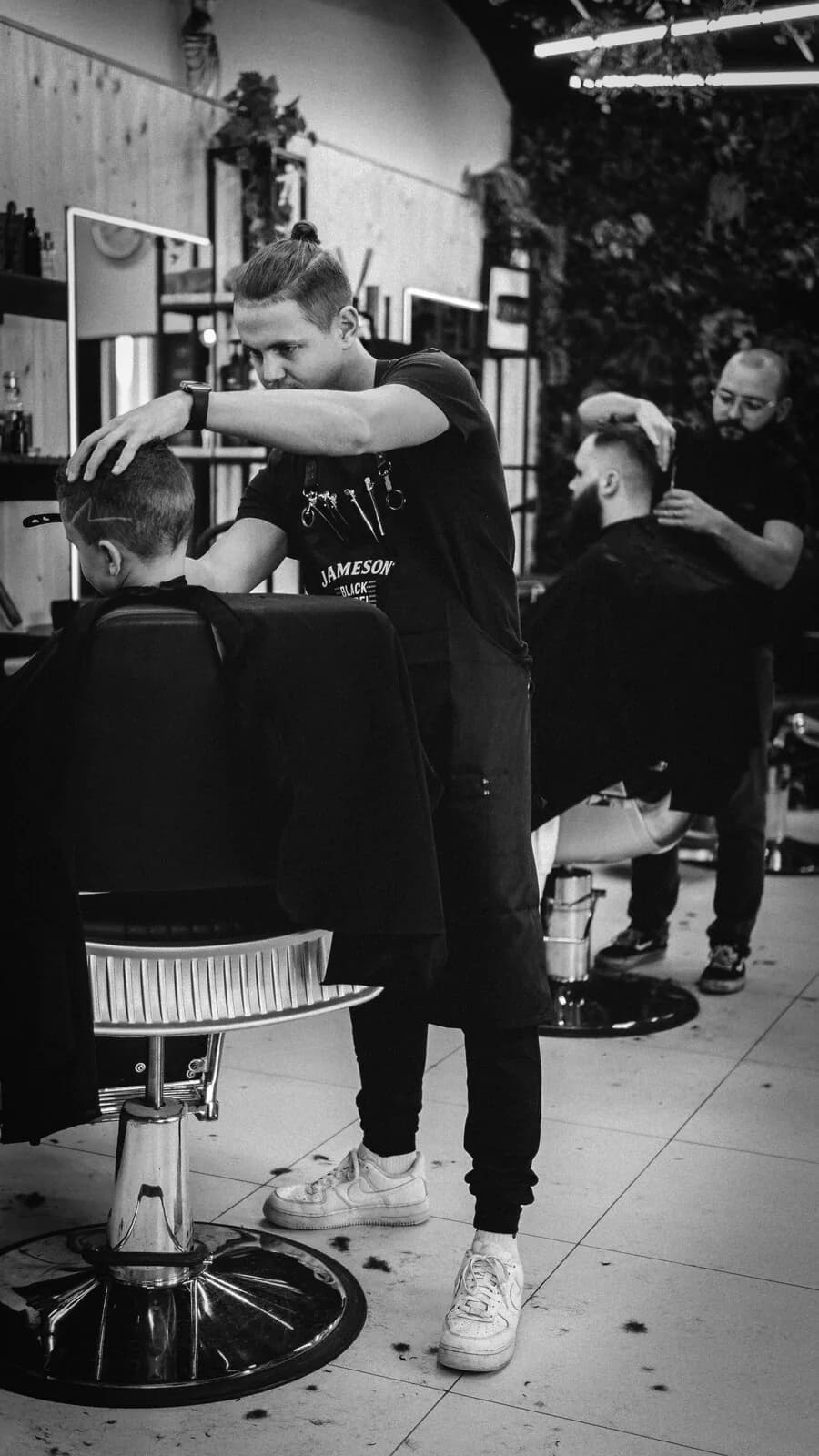 Dominik — Barber